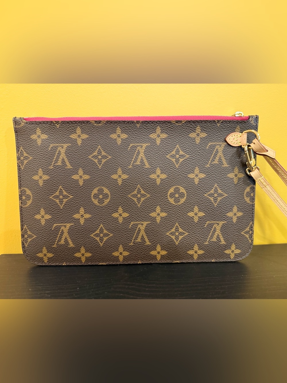 Louis Vuitton neverfull pouch